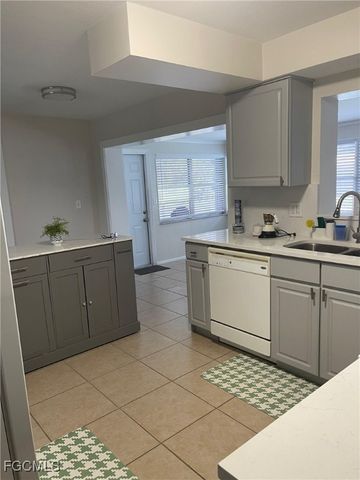 2705 SE 17th AVE, Cape Coral, FL 33904