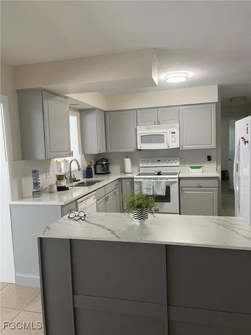 2705 SE 17th AVE, Cape Coral, FL 33904