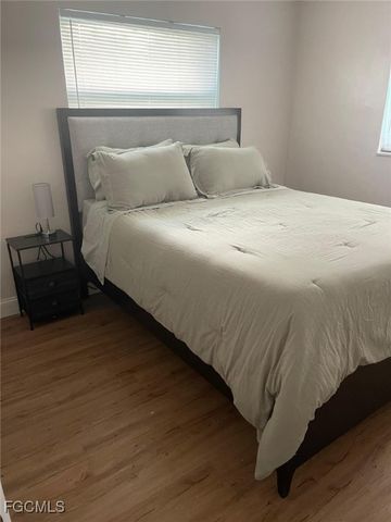 2705 SE 17th AVE, Cape Coral, FL 33904