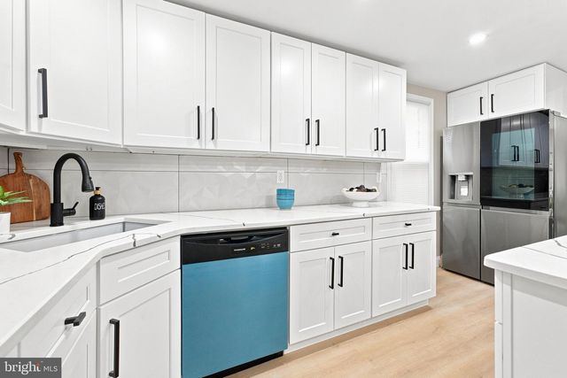 36 W CENTER ST, Clayton, NJ 08312
