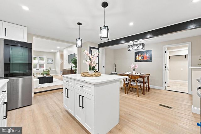 36 W CENTER ST, Clayton, NJ 08312