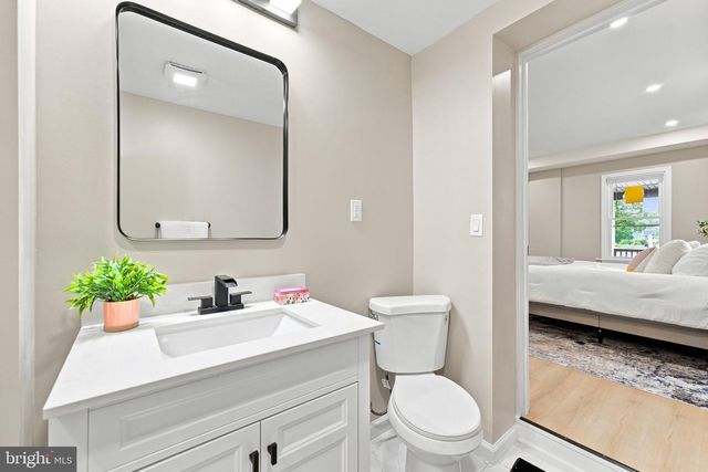 36 W CENTER ST, Clayton, NJ 08312