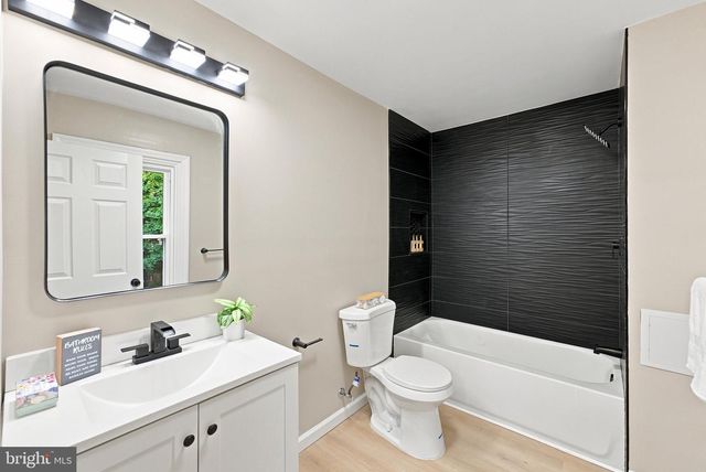 36 W CENTER ST, Clayton, NJ 08312