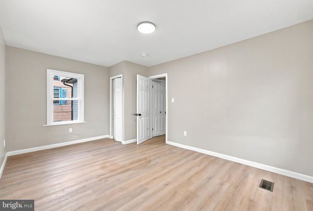 36 W CENTER ST, Clayton, NJ 08312