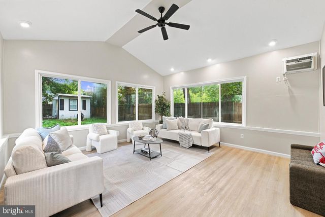 36 W CENTER ST, Clayton, NJ 08312