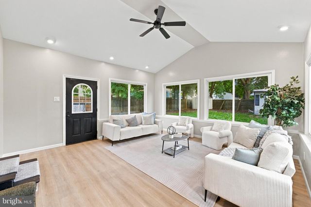 36 W CENTER ST, Clayton, NJ 08312