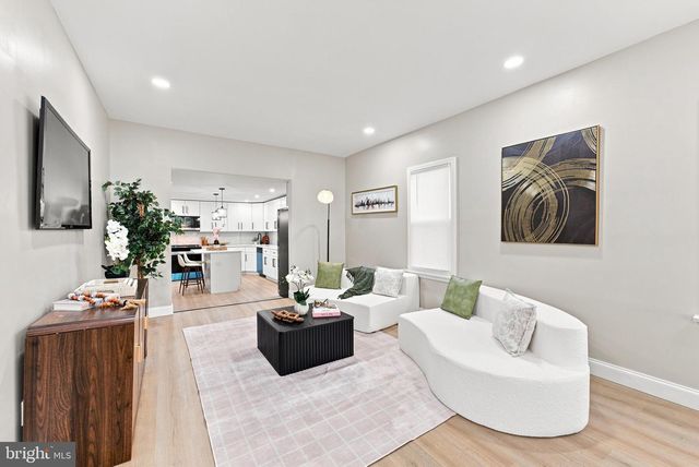 36 W CENTER ST, Clayton, NJ 08312