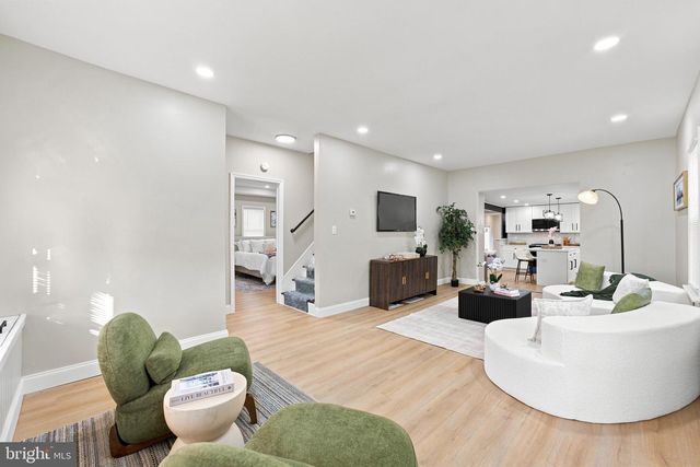 36 W CENTER ST, Clayton, NJ 08312