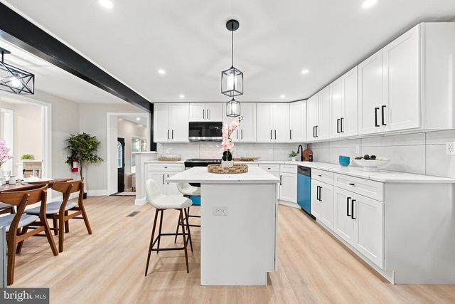 36 W CENTER ST, Clayton, NJ 08312