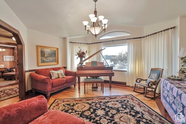 1040 E CANYON RD, Hyde Park, UT 84318