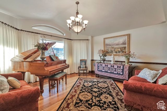 1040 E CANYON RD, Hyde Park, UT 84318