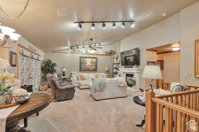 1040 E CANYON RD, Hyde Park, UT 84318