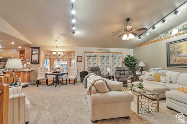 1040 E CANYON RD, Hyde Park, UT 84318