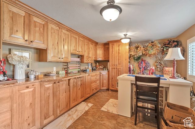 1040 E CANYON RD, Hyde Park, UT 84318