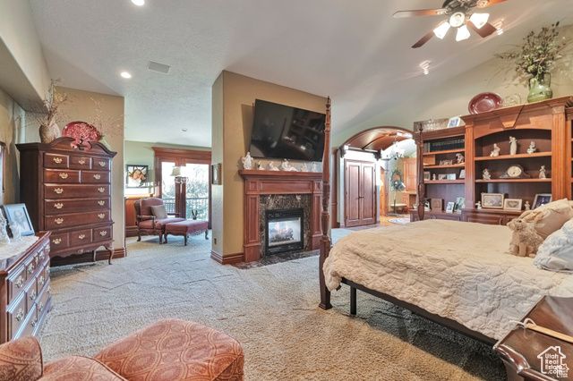 1040 E CANYON RD, Hyde Park, UT 84318