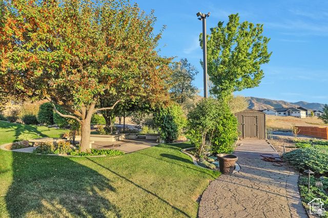 1040 E CANYON RD, Hyde Park, UT 84318