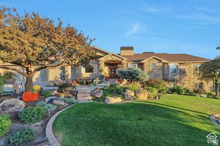 1040 E CANYON RD, Hyde Park, UT 84318