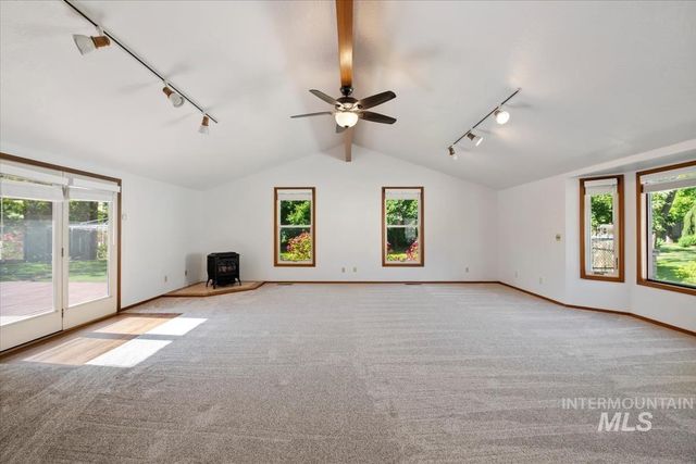 14961 Eagle Dr, Caldwell, ID 83607