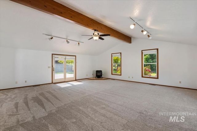 14961 Eagle Dr, Caldwell, ID 83607