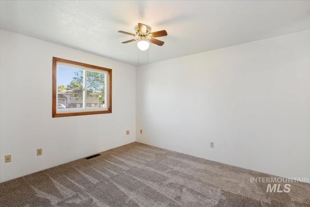 14961 Eagle Dr, Caldwell, ID 83607