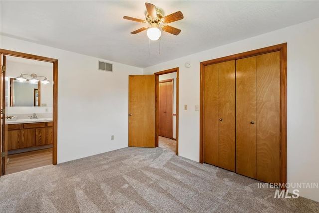 14961 Eagle Dr, Caldwell, ID 83607