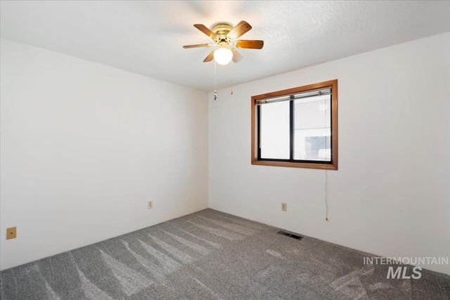 14961 Eagle Dr, Caldwell, ID 83607