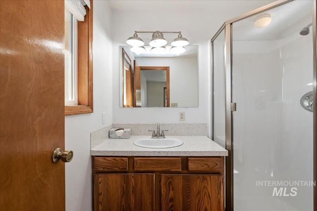 14961 Eagle Dr, Caldwell, ID 83607