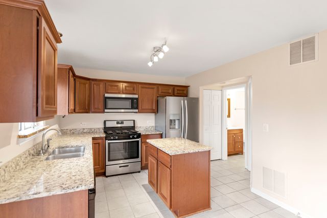 5903 Delaware Avenue, Gurnee, IL 60031