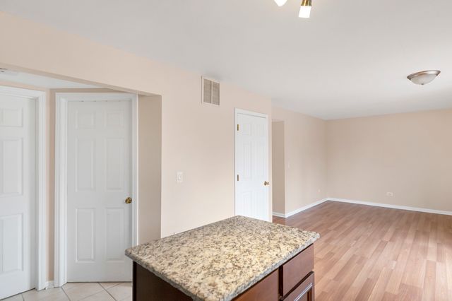 5903 Delaware Avenue, Gurnee, IL 60031