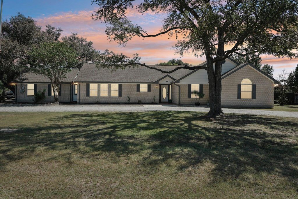 104 Kyle LN, Georgetown, TX 78633