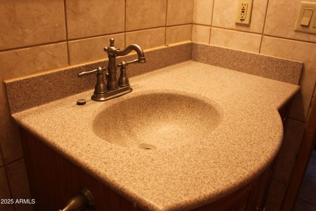 6217 S NATOMA Trail, Hereford, AZ 85615