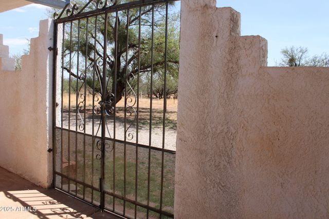 6217 S NATOMA Trail, Hereford, AZ 85615