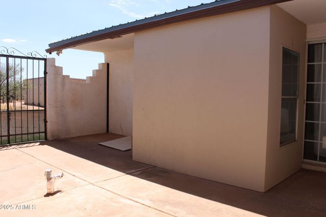 6217 S NATOMA Trail, Hereford, AZ 85615