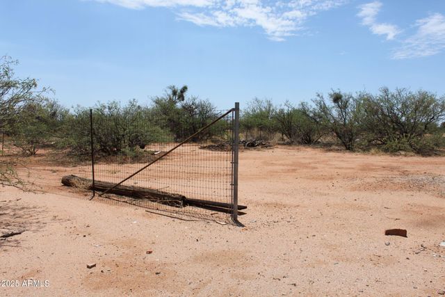 6217 S NATOMA Trail, Hereford, AZ 85615