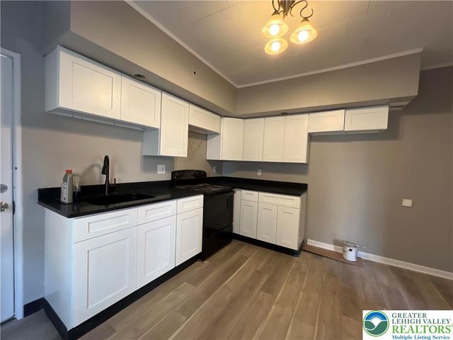 208 North Poplar Street, Allentown City, PA 18102