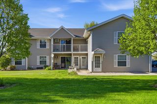 354 Minz Park CIRCLE #4, West Bend, WI 53095
