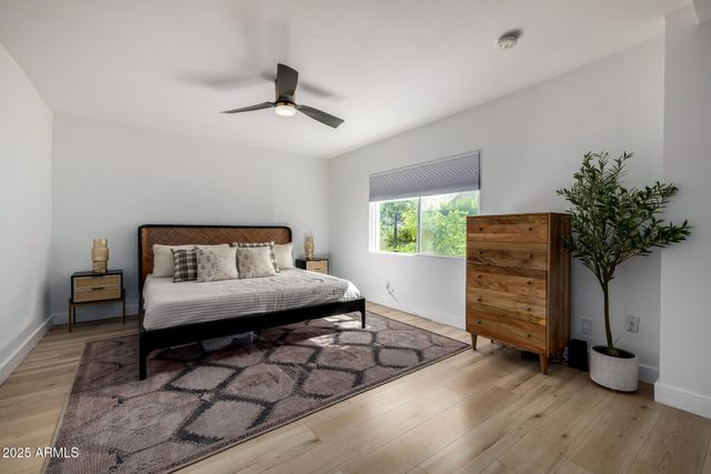 8112 N 10TH Place, Phoenix, AZ 85020