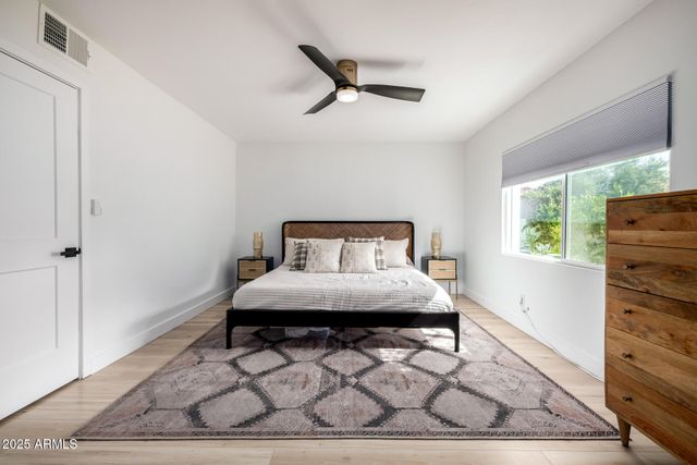 8112 N 10TH Place, Phoenix, AZ 85020