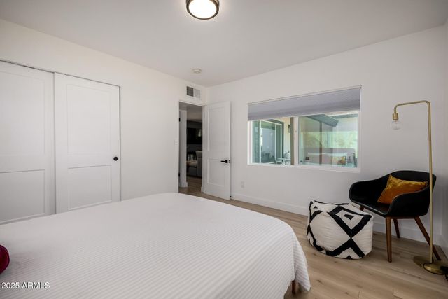 8112 N 10TH Place, Phoenix, AZ 85020