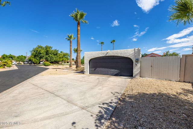 8112 N 10TH Place, Phoenix, AZ 85020