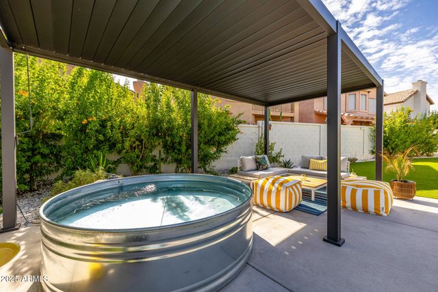 8112 N 10TH Place, Phoenix, AZ 85020