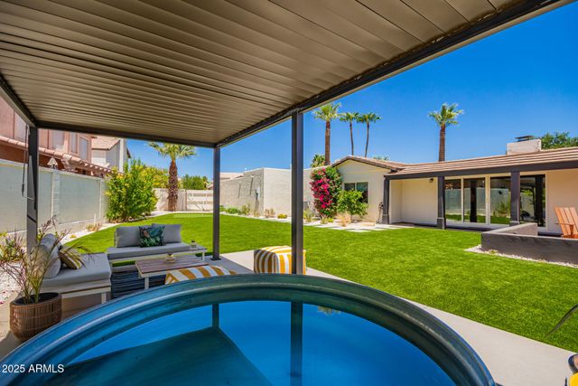 8112 N 10TH Place, Phoenix, AZ 85020