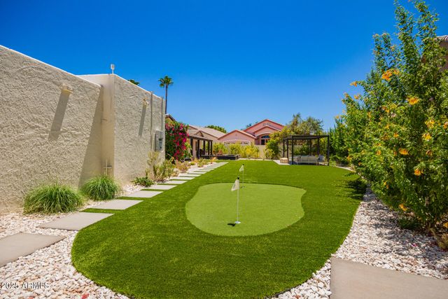 8112 N 10TH Place, Phoenix, AZ 85020