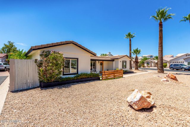 8112 N 10TH Place, Phoenix, AZ 85020