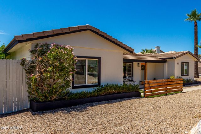 8112 N 10TH Place, Phoenix, AZ 85020