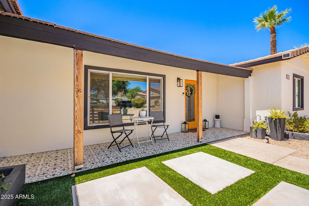 8112 N 10TH Place, Phoenix, AZ 85020 — photo 4
