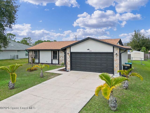 1519 Heartwellville Street NW, Palm Bay, FL 32907