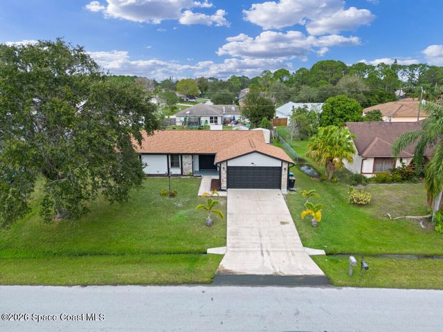 1519 Heartwellville Street NW, Palm Bay, FL 32907