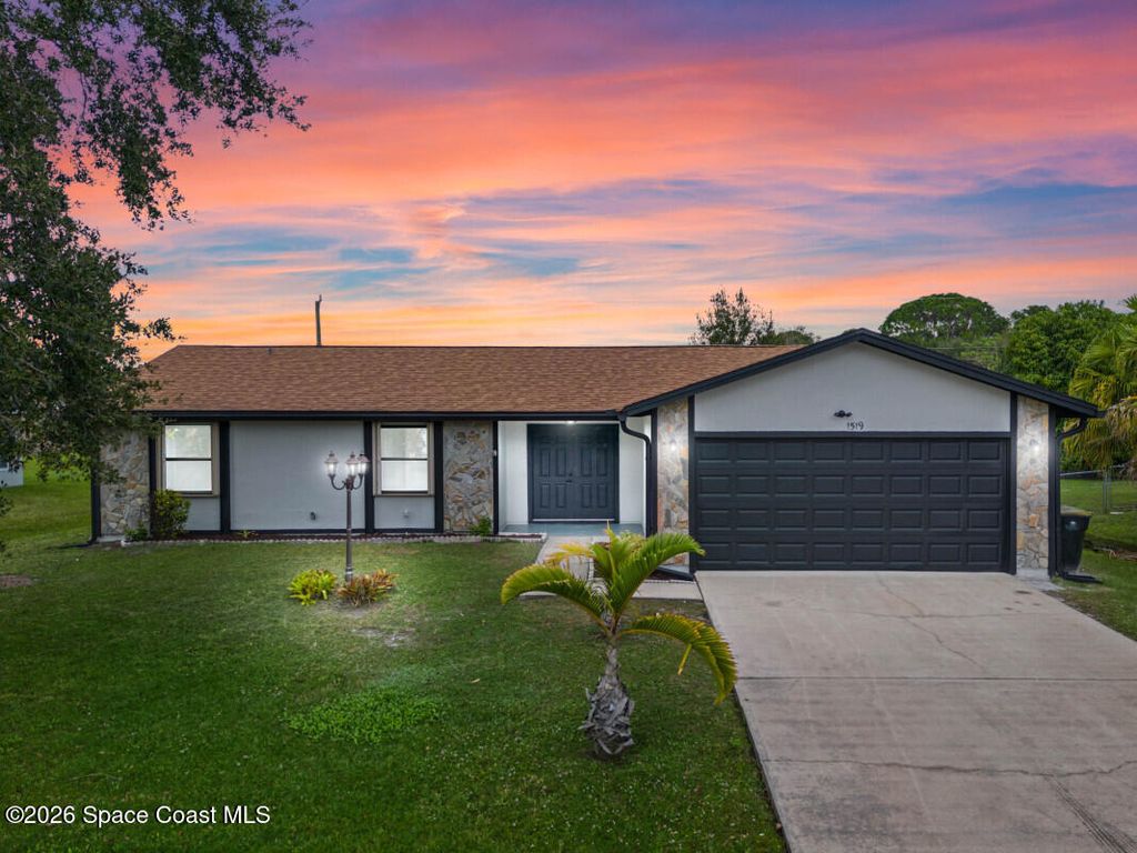 1519 Heartwellville Street NW, Palm Bay, FL 32907