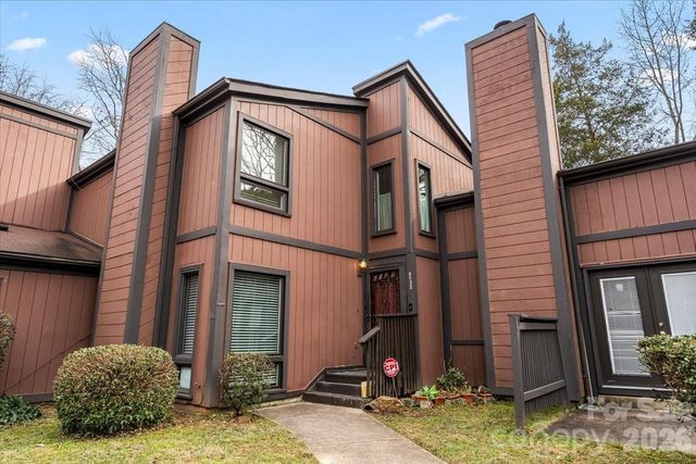 6123 Honeysuckle Lane, Charlotte, NC 28212